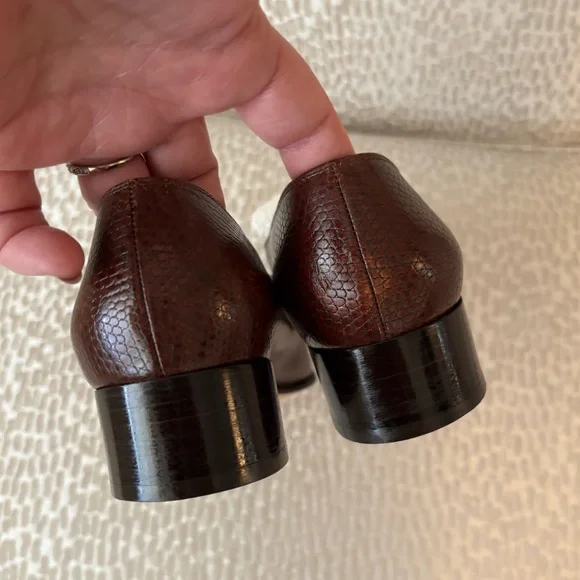 FERRAGAMO Loafers in EUC. Made in Florence. Like new! - Picture 4 of 9